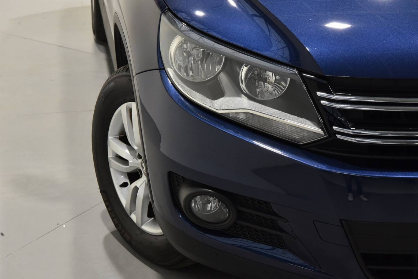 VOLKSWAGEN Tiguan 57