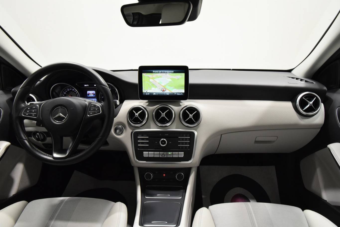 MERCEDES-BENZ A 200 22