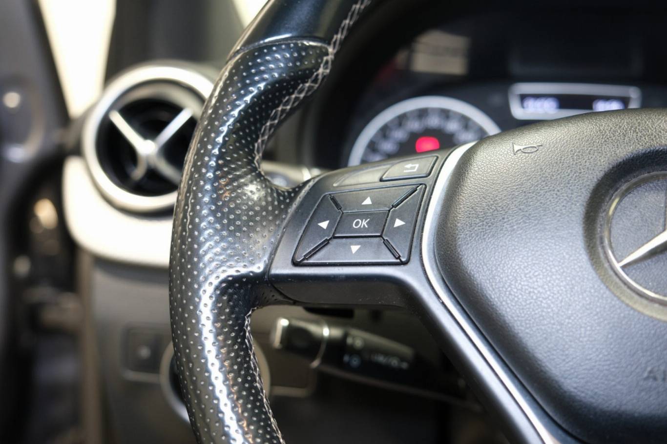 MERCEDES-BENZ B 180 21