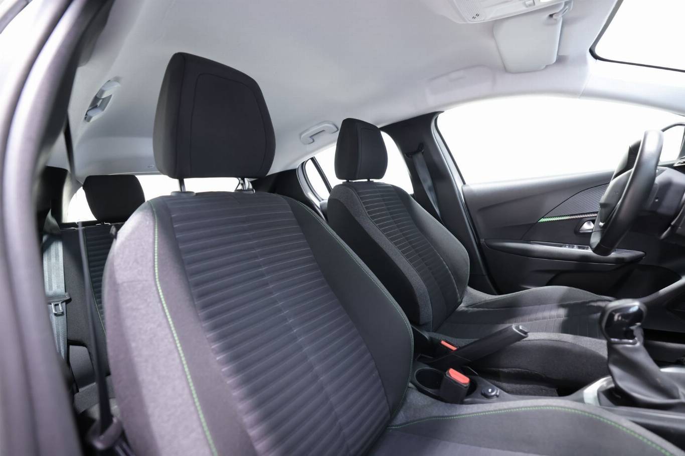 PEUGEOT 208 42
