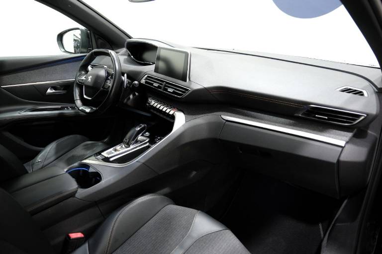 PEUGEOT 3008 57