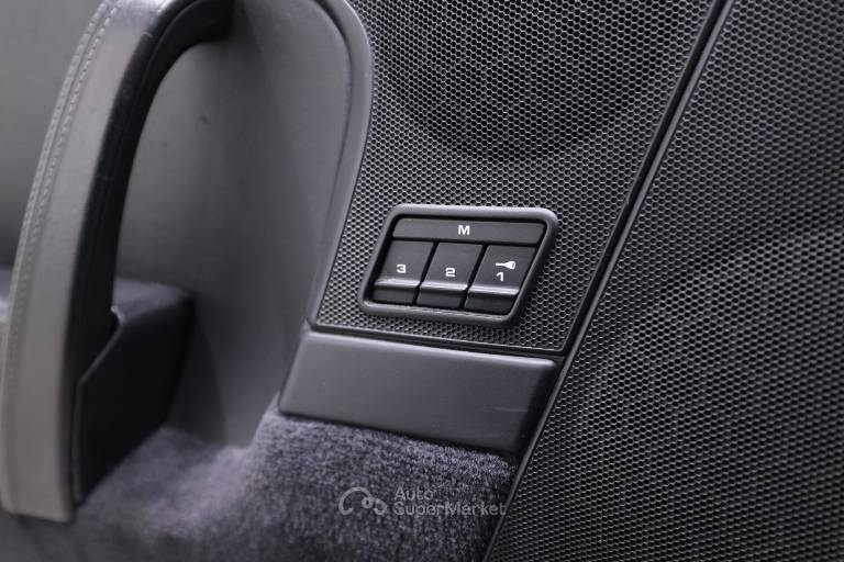PORSCHE 911 33