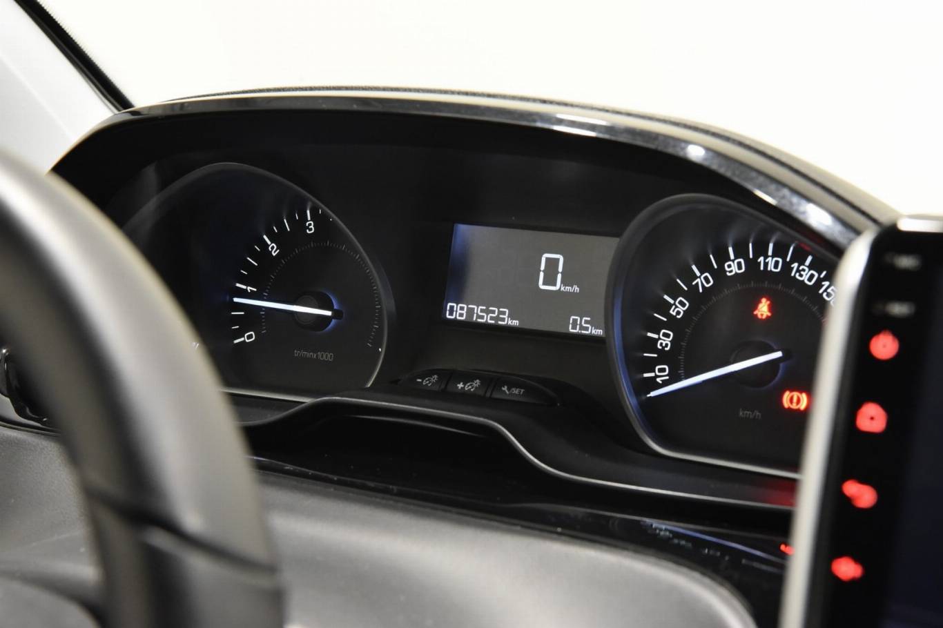 PEUGEOT 208 35