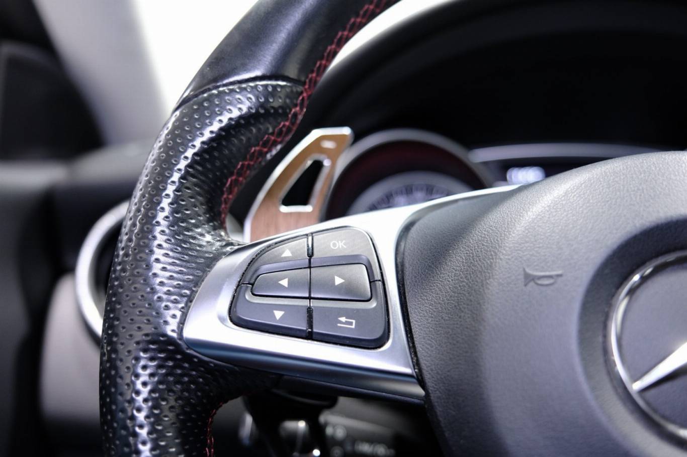 MERCEDES-BENZ CLA 220 19