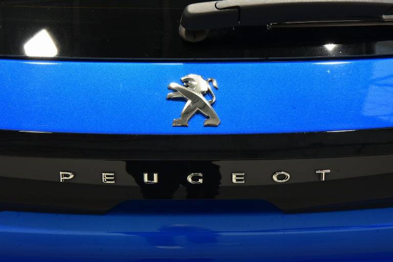 PEUGEOT 208 54