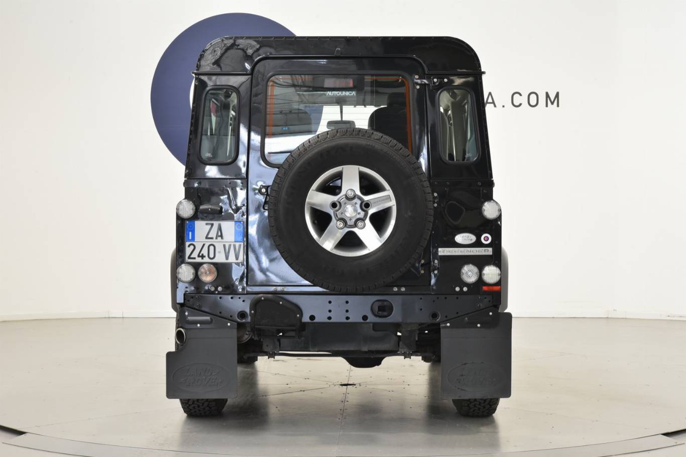 LAND ROVER Defender 6