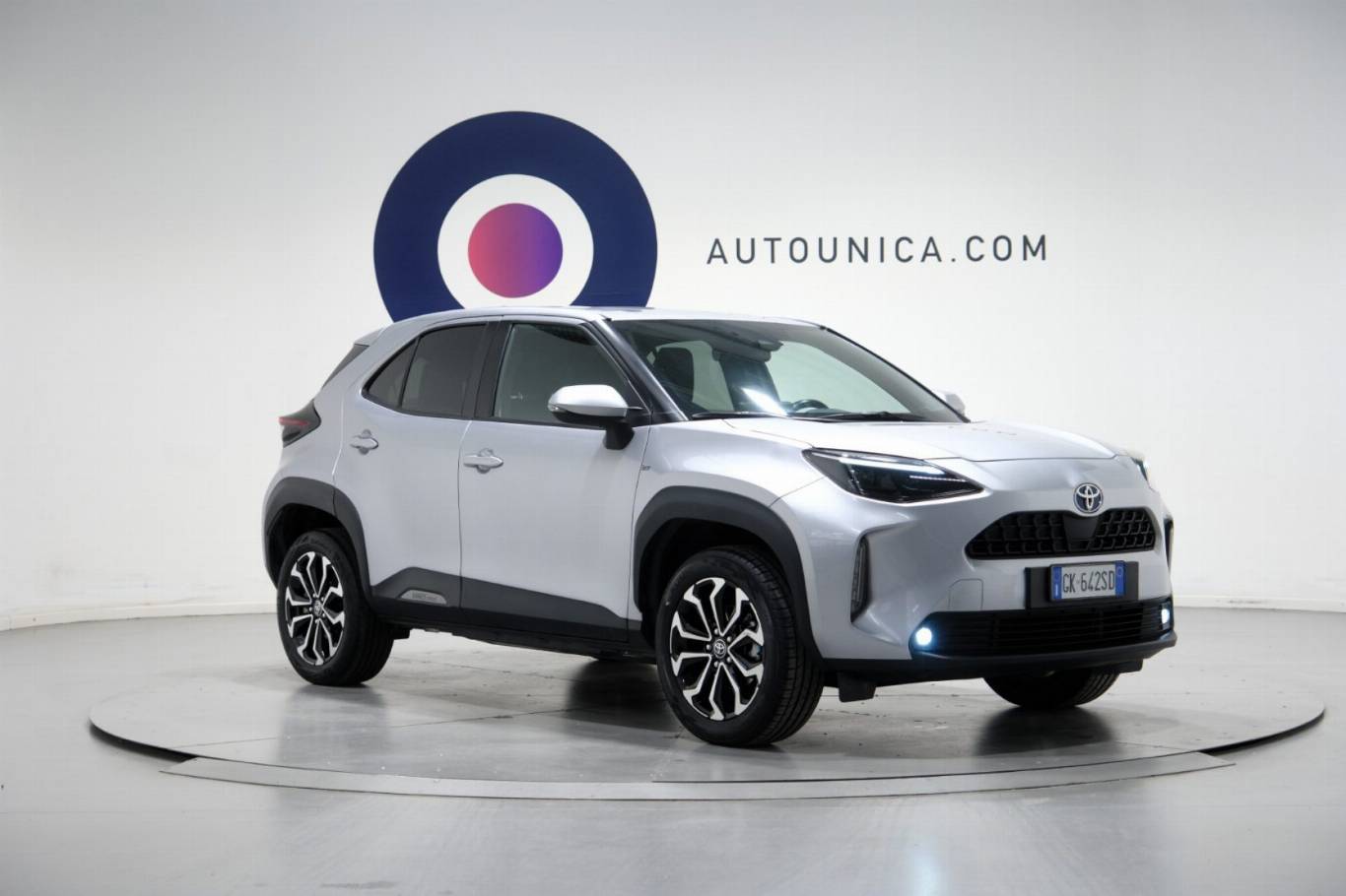 TOYOTA Yaris Cross 3