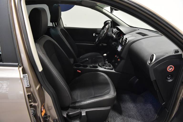 NISSAN Qashqai 29