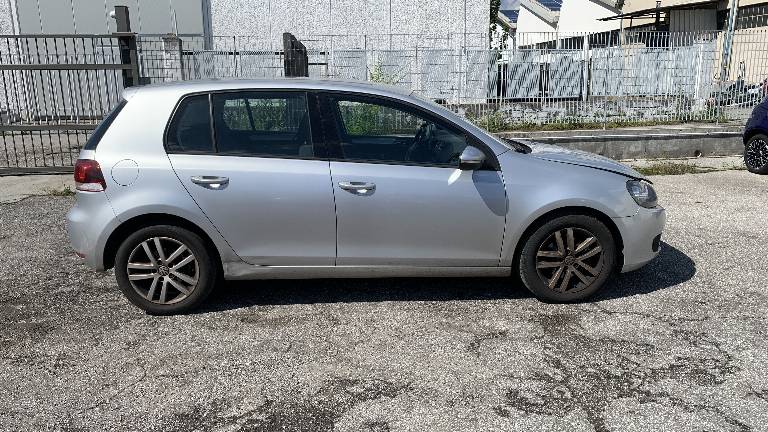 VOLKSWAGEN Golf 6