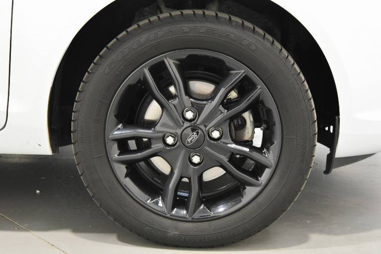 FORD Fiesta 34