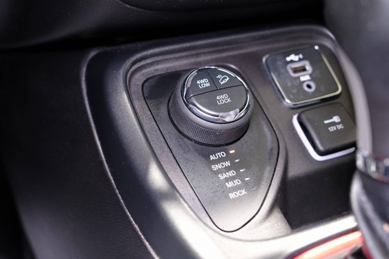 JEEP Compass 28