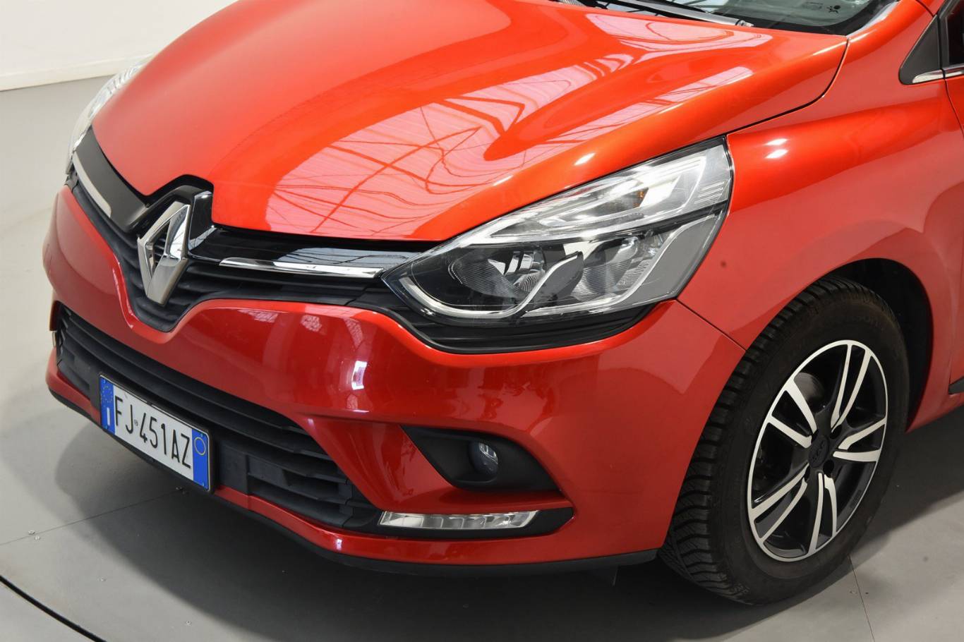 RENAULT Clio 30