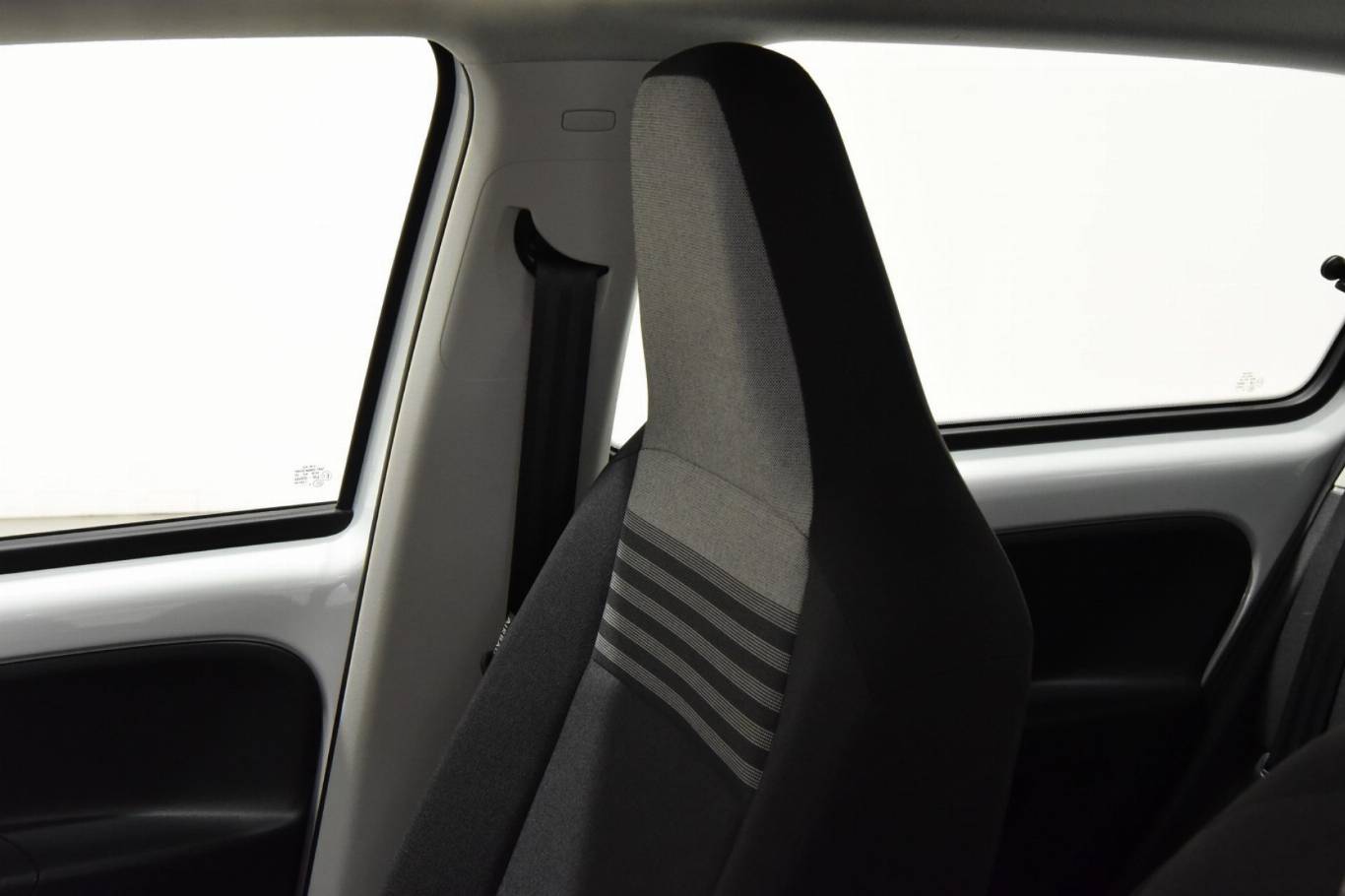 VOLKSWAGEN Up! 15
