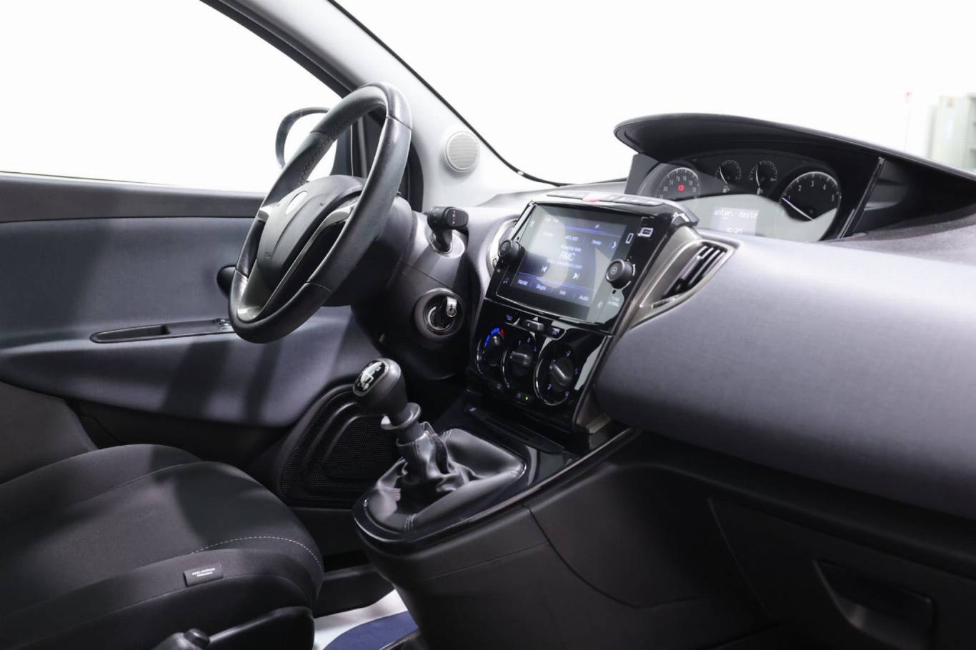 LANCIA Ypsilon 38