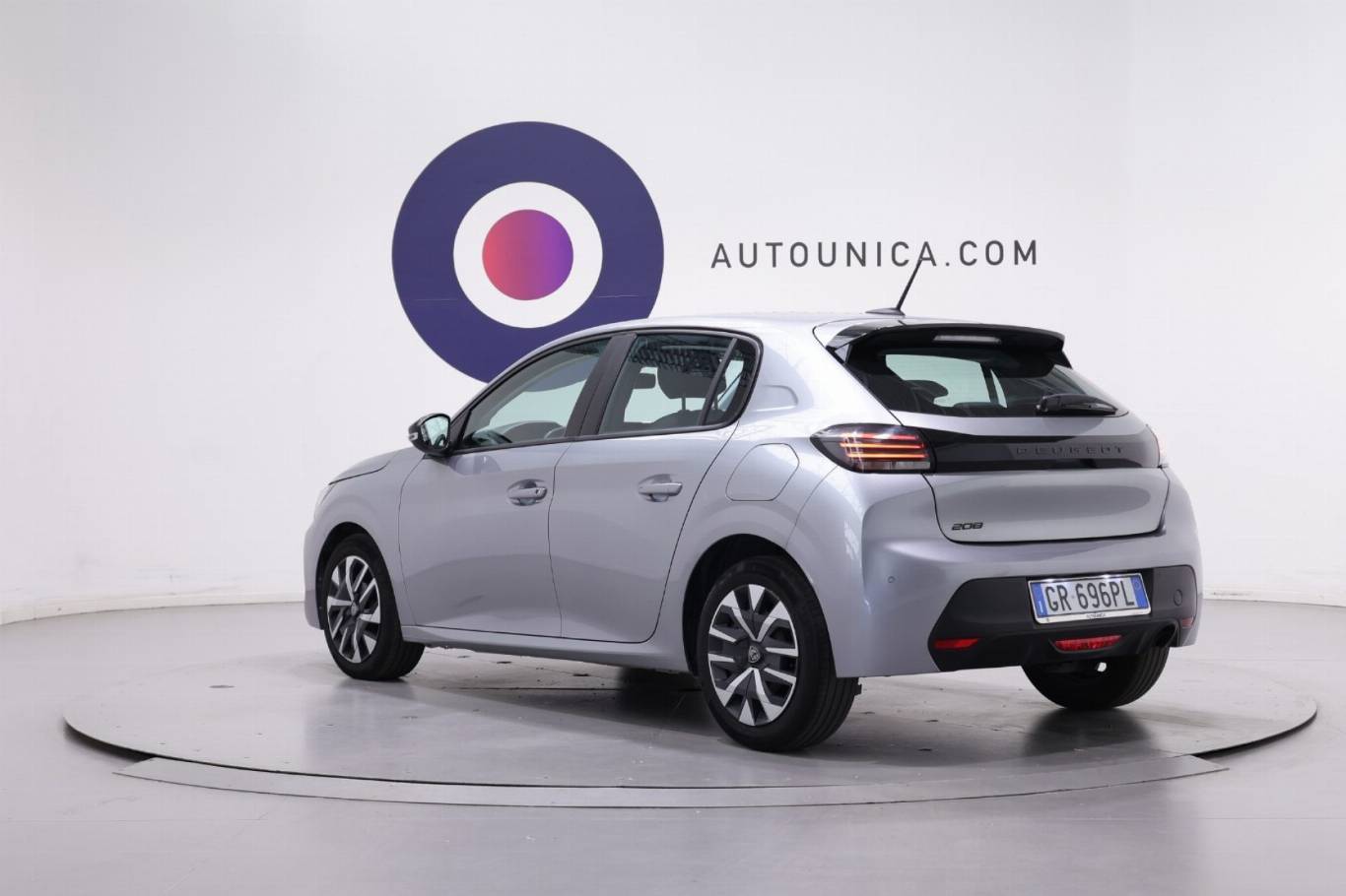 PEUGEOT 208 17