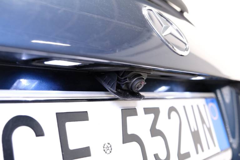 MERCEDES-BENZ A 180 68