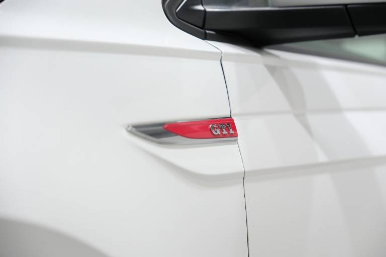 VOLKSWAGEN Polo GTI 40