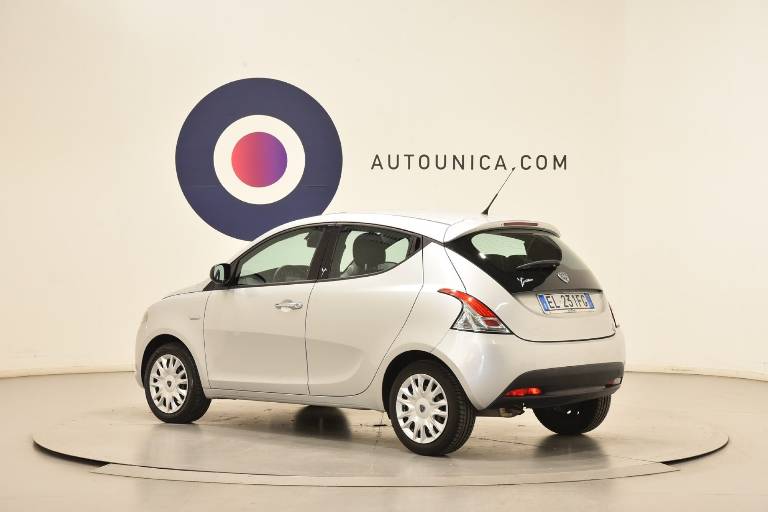 LANCIA Ypsilon 2