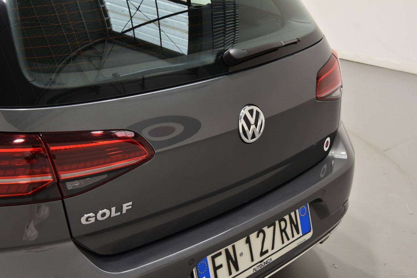 VOLKSWAGEN Golf 49