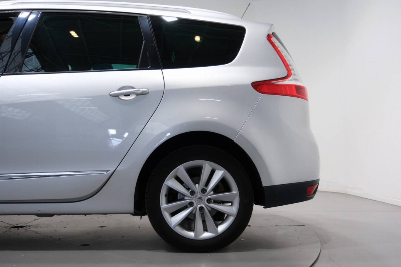 RENAULT Scenic 44
