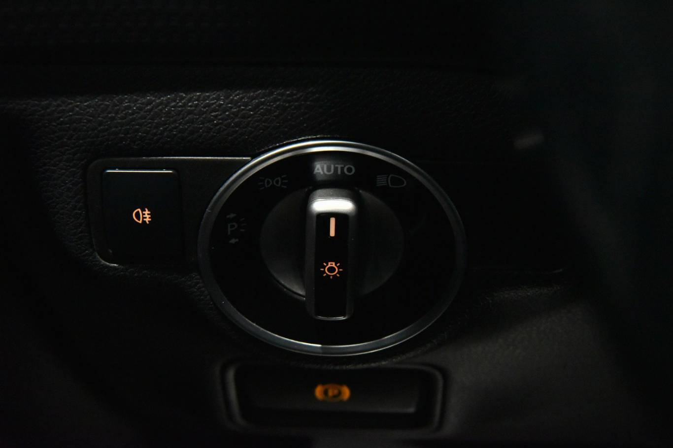 MERCEDES-BENZ A 180 27