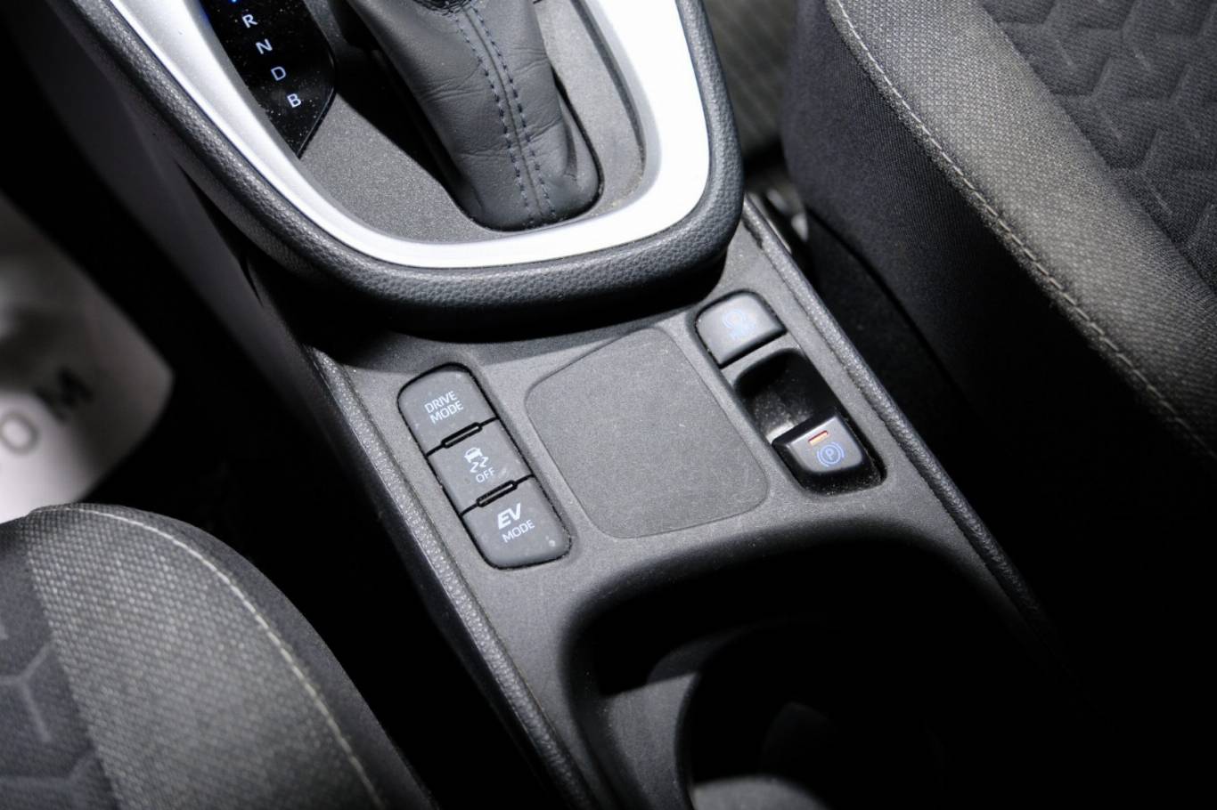 TOYOTA Yaris Cross 28