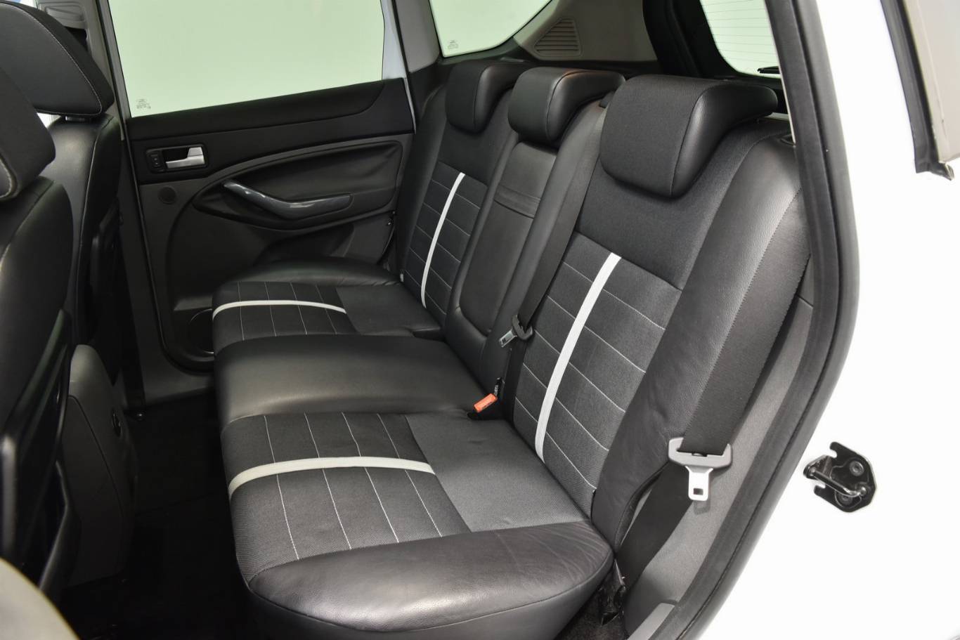FORD Kuga 18