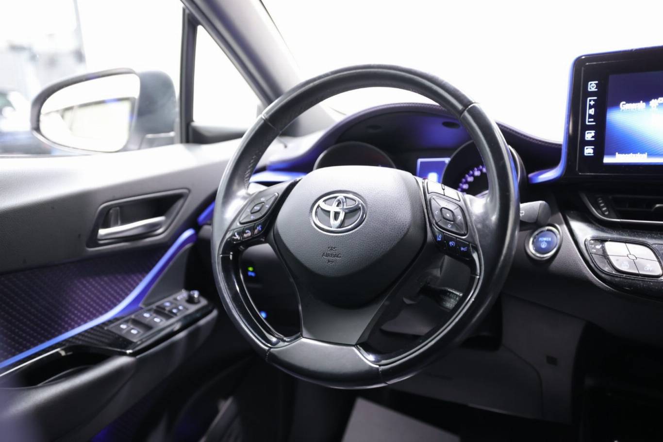 TOYOTA C-HR 35