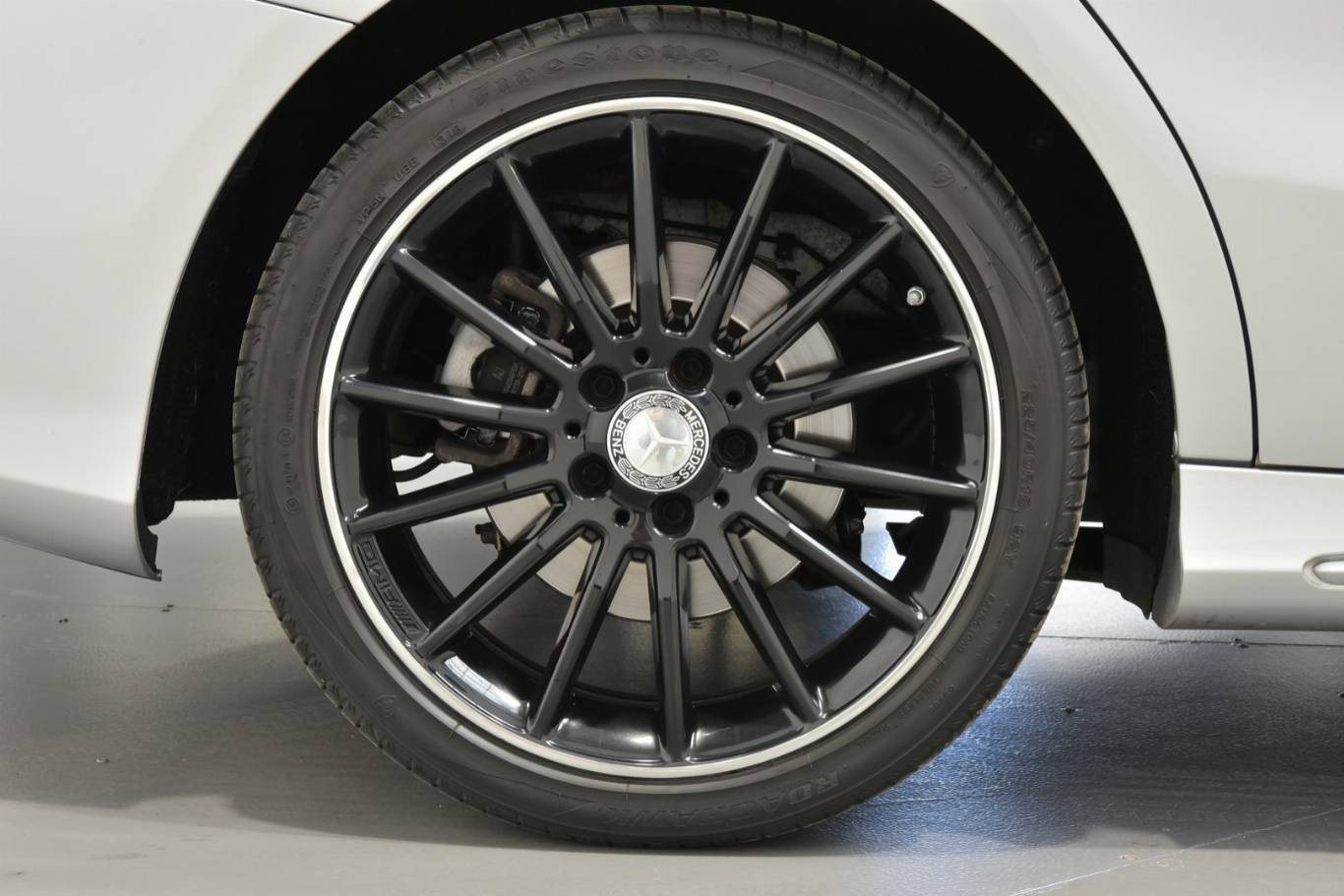 MERCEDES-BENZ CLA 200 33