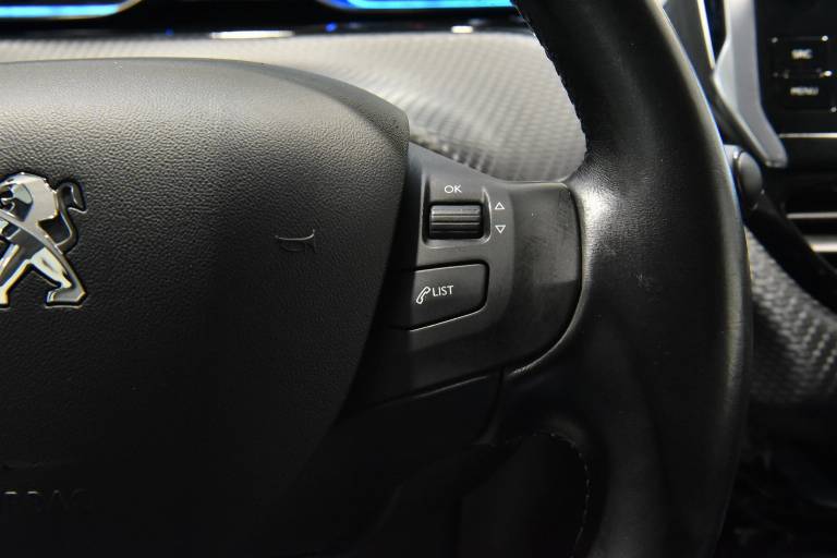 PEUGEOT 2008 42