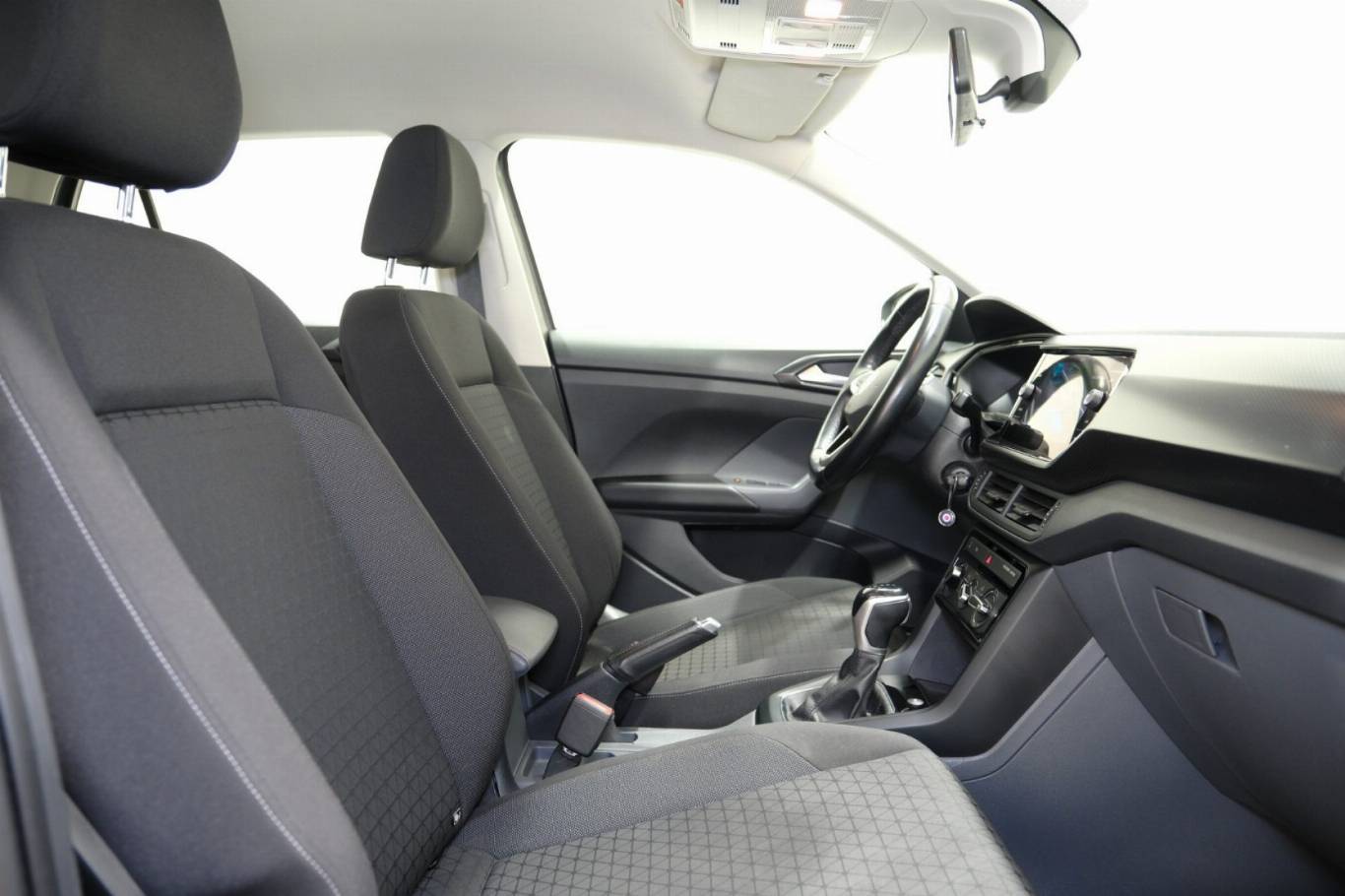 VOLKSWAGEN T-Cross 49