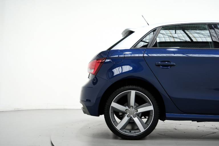 AUDI A1 49