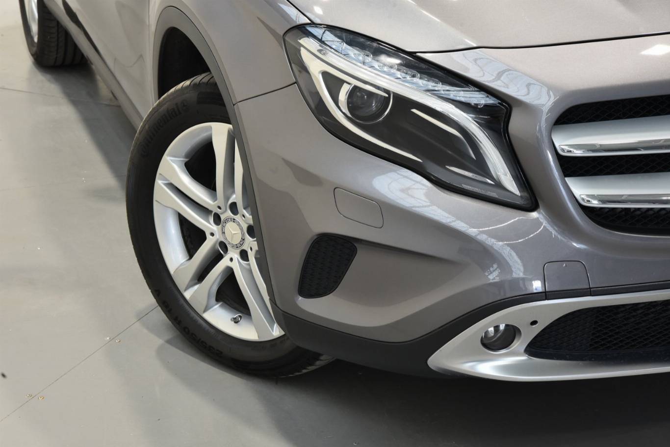 MERCEDES-BENZ GLA 200 53