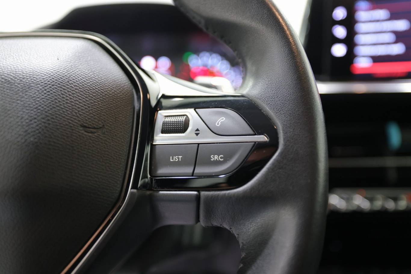 PEUGEOT 208 21