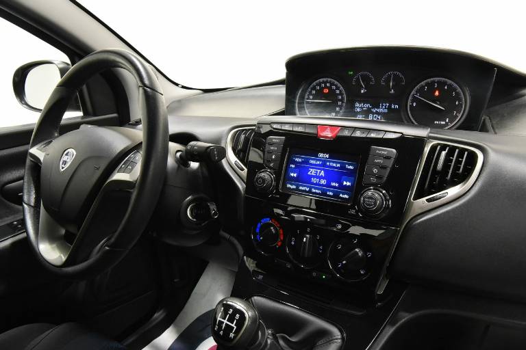 LANCIA Ypsilon 29