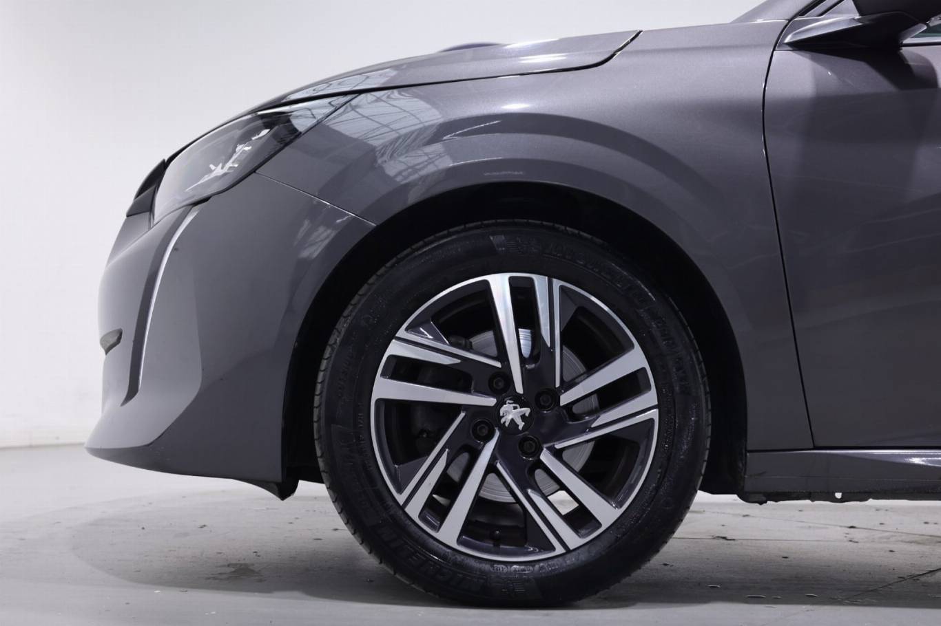 PEUGEOT 208 18