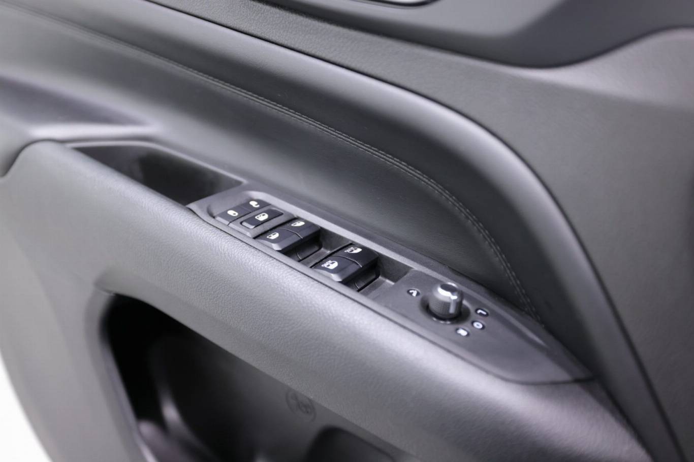 JEEP Compass 33