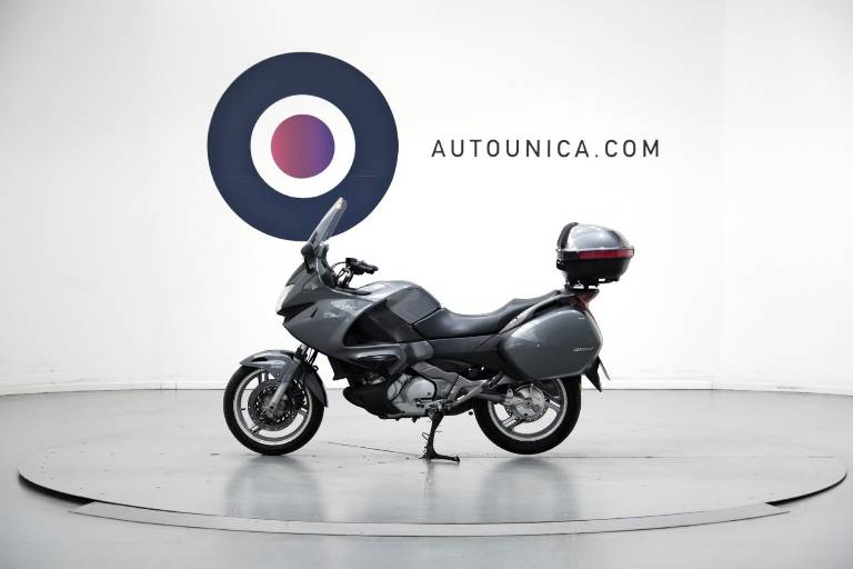HONDA Deauville 700 18