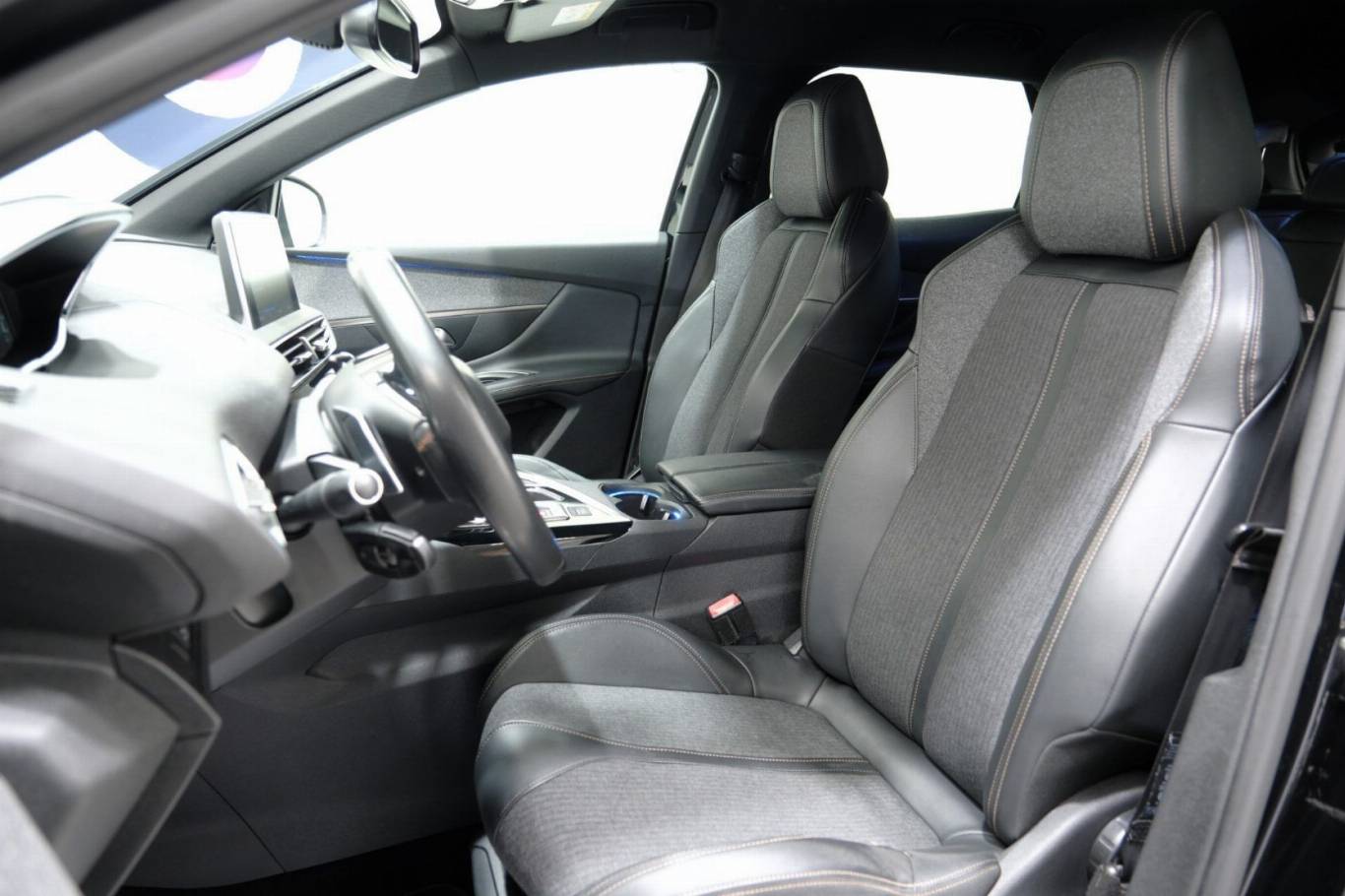 PEUGEOT 3008 6