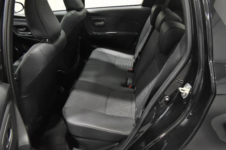 TOYOTA Yaris 17