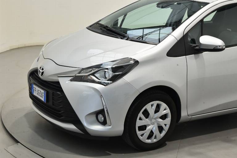 TOYOTA Yaris 31