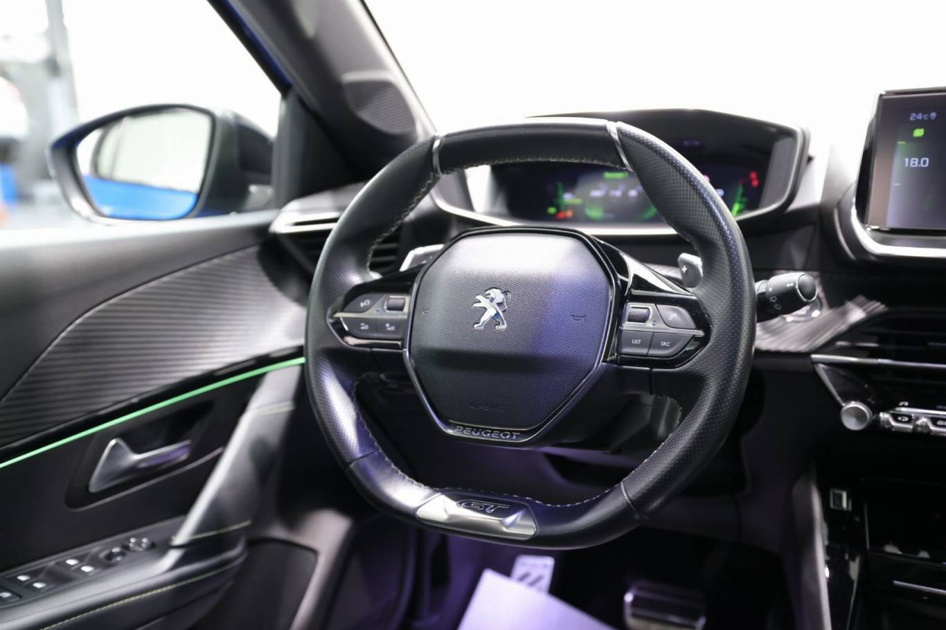 PEUGEOT 208 40