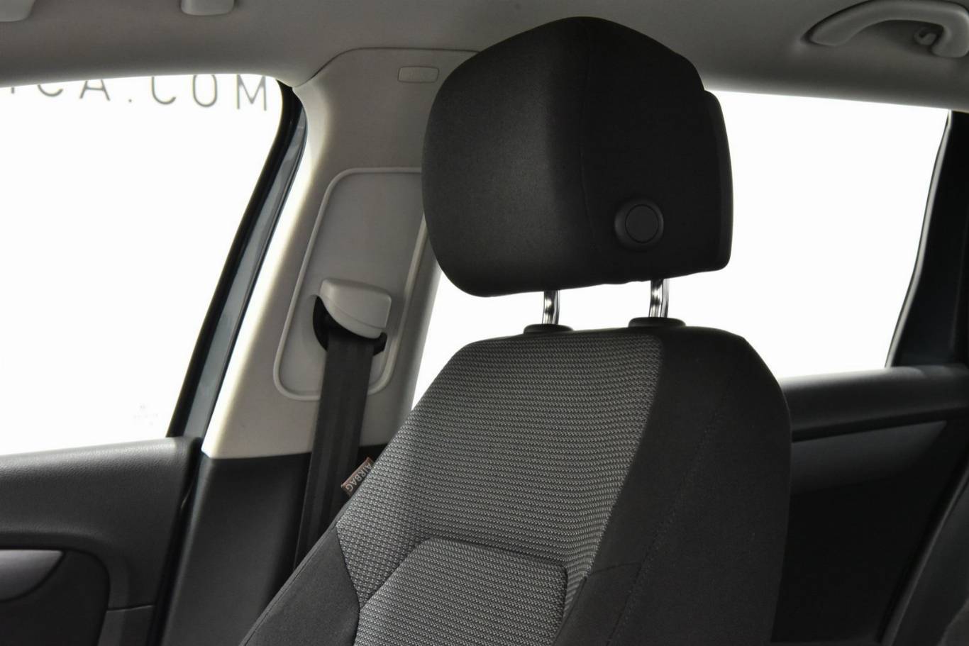 VOLKSWAGEN Passat 43