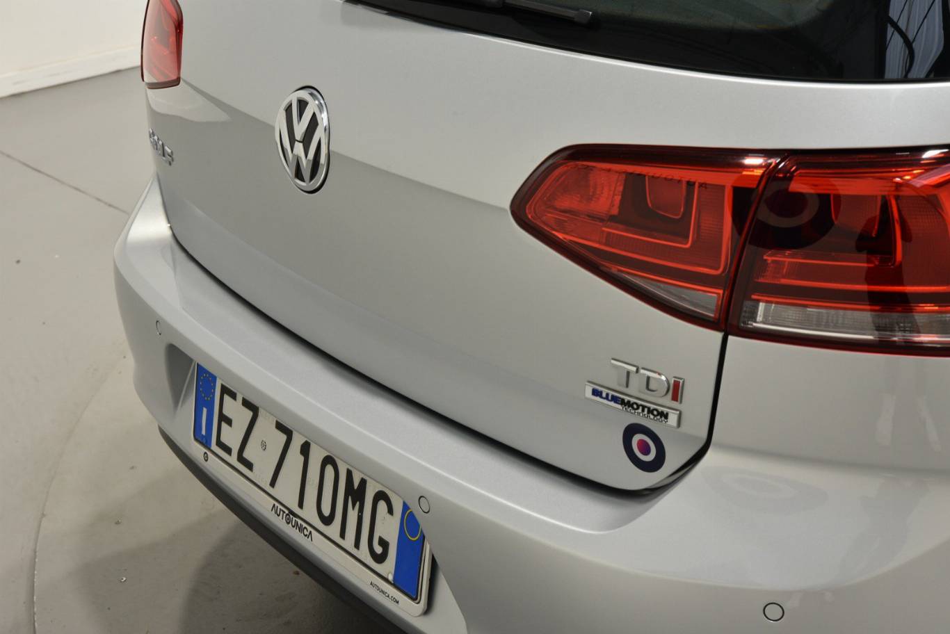 VOLKSWAGEN Golf 56