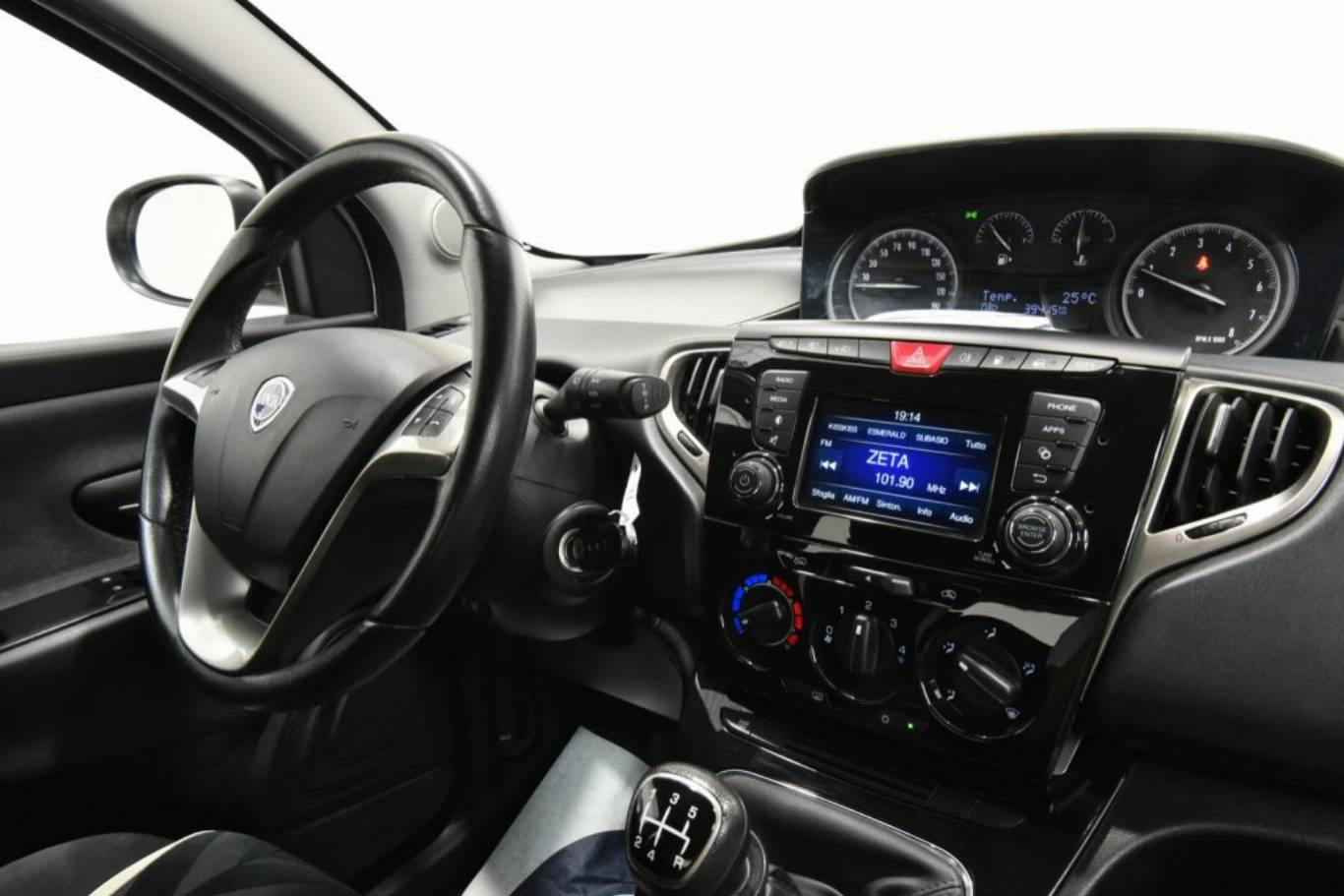 LANCIA Ypsilon 27