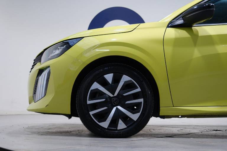 PEUGEOT 208 19