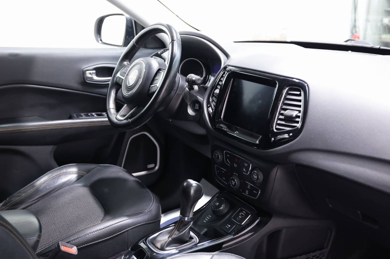 JEEP Compass 51
