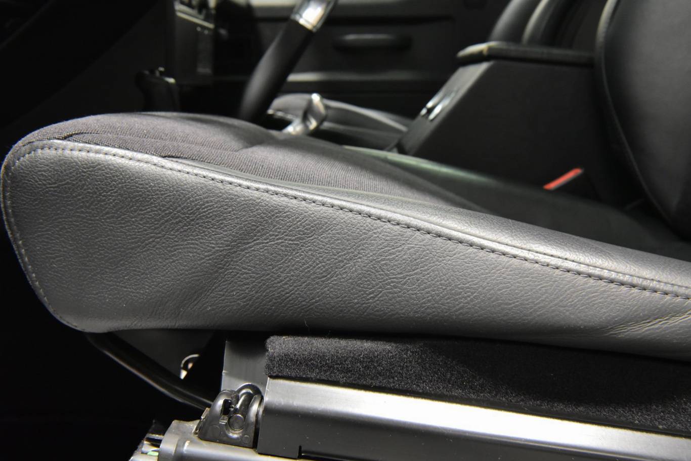 LAND ROVER Defender 44