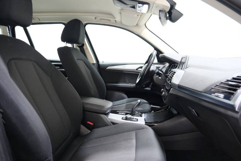 BMW X3 56