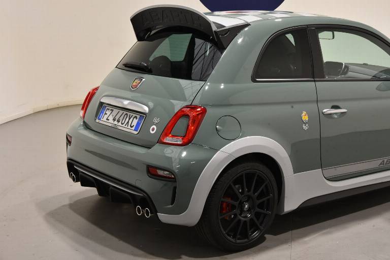 ABARTH 695 18